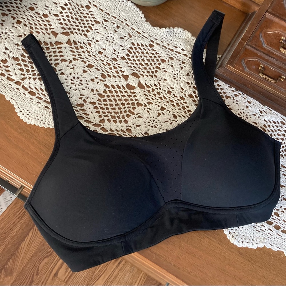 Lululemon 34D Run Times Bra Black
